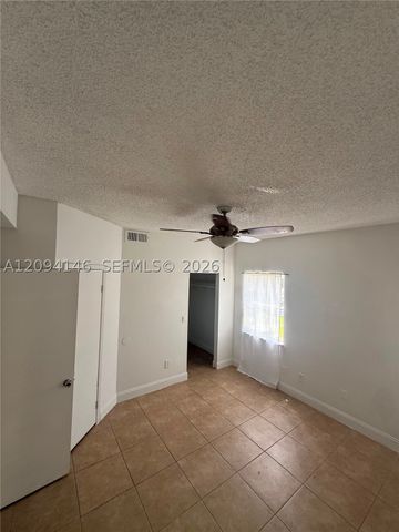 18310 NW 68th Ave F, Hialeah, FL 33015
