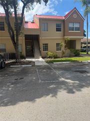 18310 NW 68th Ave F, Hialeah, FL 33015
