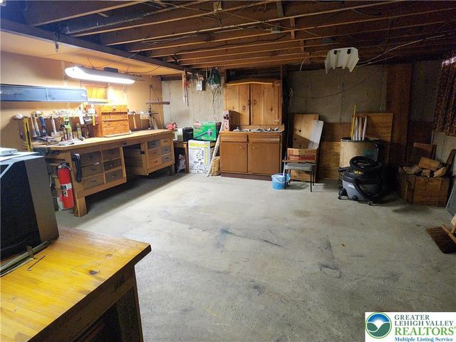 90 Porter Street, Upper Nazareth Twp, PA 18064