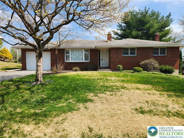 90 Porter Street, Upper Nazareth Twp, PA 18064