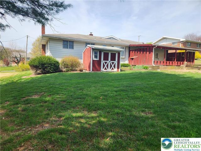 90 Porter Street, Upper Nazareth Twp, PA 18064