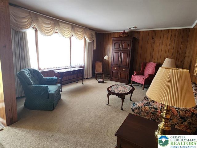 90 Porter Street, Upper Nazareth Twp, PA 18064