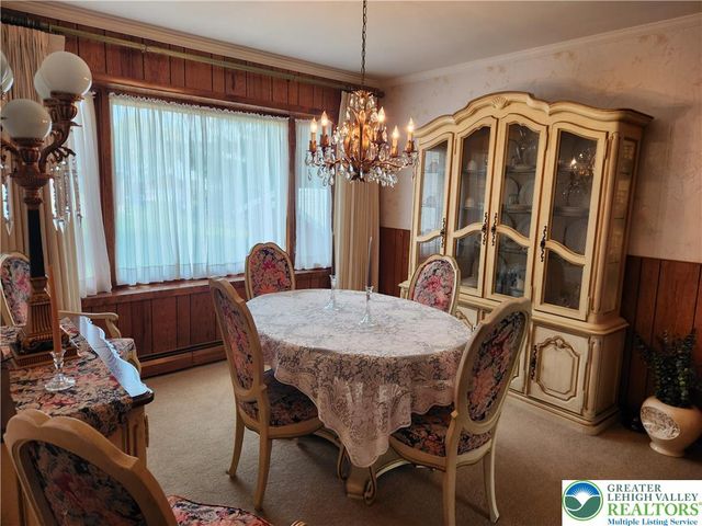 90 Porter Street, Upper Nazareth Twp, PA 18064