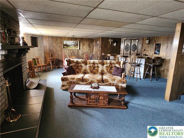 90 Porter Street, Upper Nazareth Twp, PA 18064