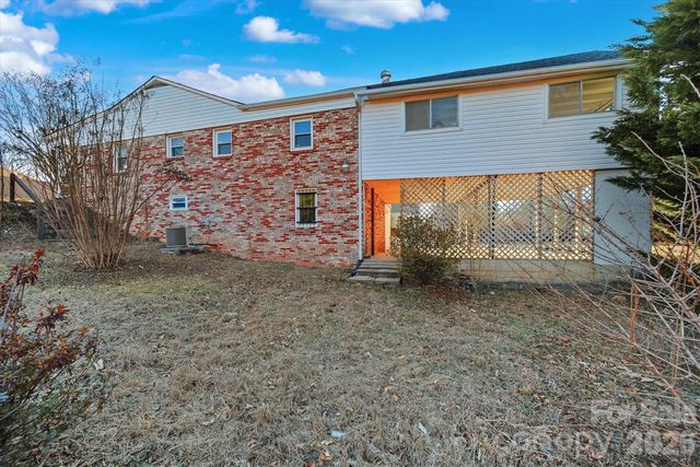 330 Harrington Street NW, Lenoir, NC 28645