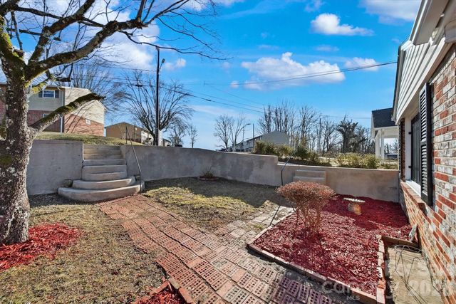 330 Harrington Street NW, Lenoir, NC 28645