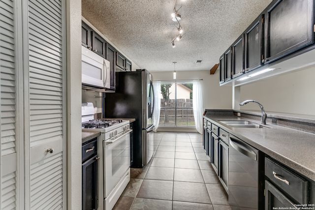 16246 Bear Run, San Antonio, TX 78247