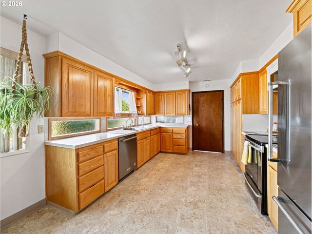 13606 S VICK Rd, Molalla, OR 97038