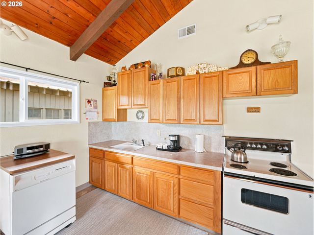 13606 S VICK Rd, Molalla, OR 97038