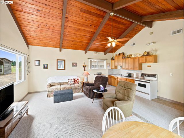 13606 S VICK Rd, Molalla, OR 97038