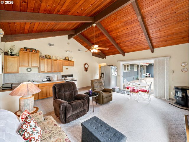 13606 S VICK Rd, Molalla, OR 97038