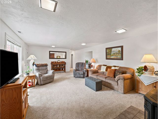 13606 S VICK Rd, Molalla, OR 97038