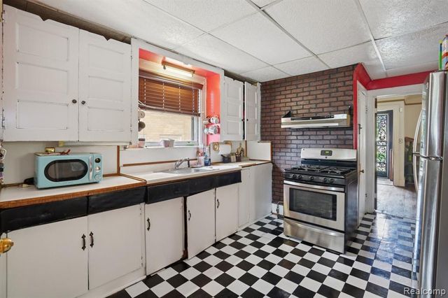 4101 Pasadena Street, Detroit, MI 48238
