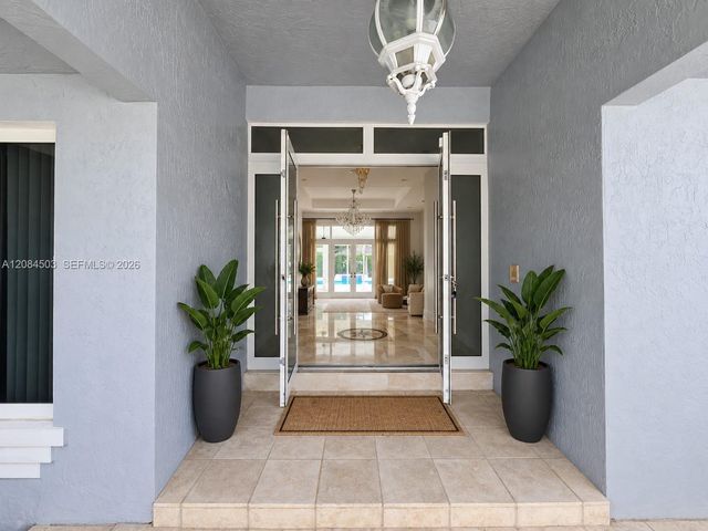 7625 SW 75th Avenue, Miami, FL 33143