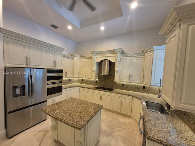 7625 SW 75th Avenue, Miami, FL 33143