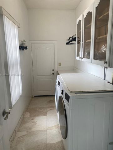 7625 SW 75th Avenue, Miami, FL 33143