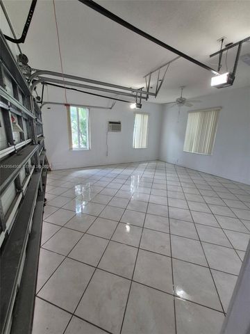 7625 SW 75th Avenue, Miami, FL 33143
