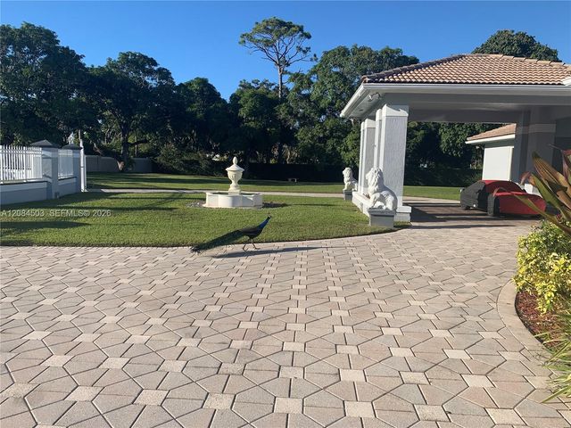7625 SW 75th Avenue, Miami, FL 33143