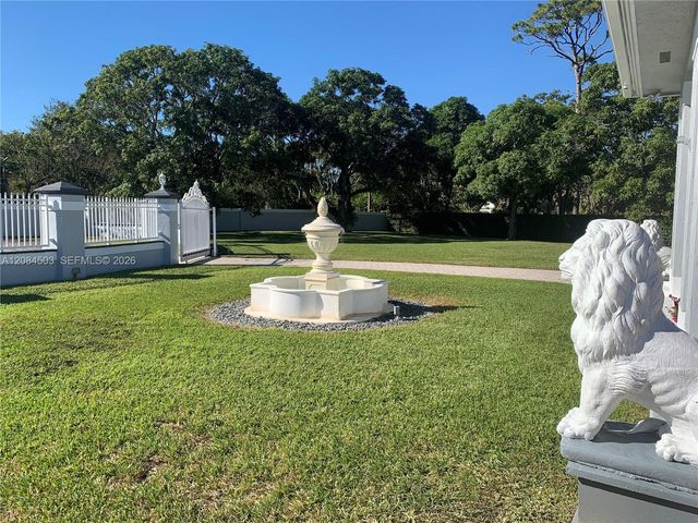 7625 SW 75th Avenue, Miami, FL 33143