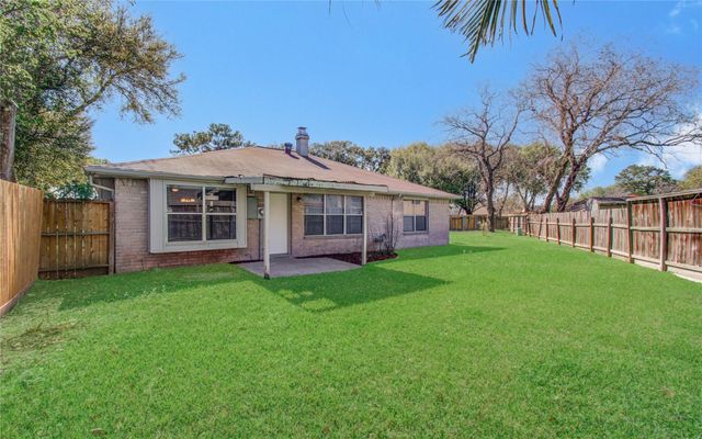 2702 Fir Crest Court, Stafford, TX 77477