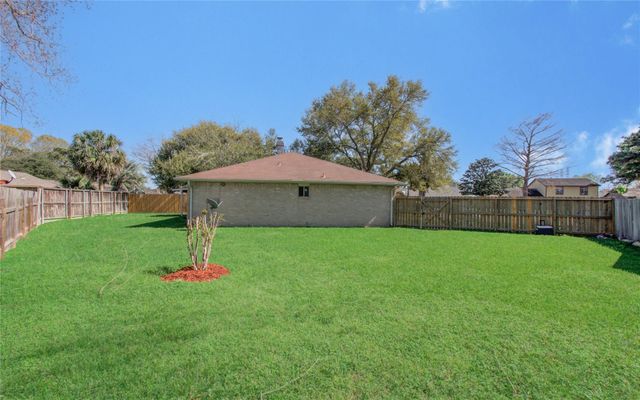 2702 Fir Crest Court, Stafford, TX 77477
