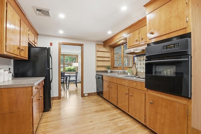 15 Thornberry Rd, Winchester, MA 01890