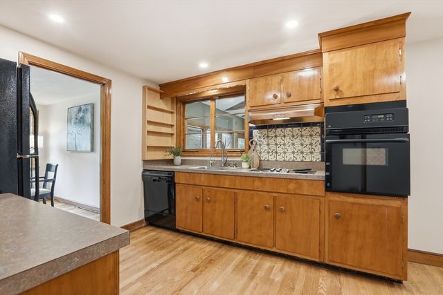 15 Thornberry Rd, Winchester, MA 01890