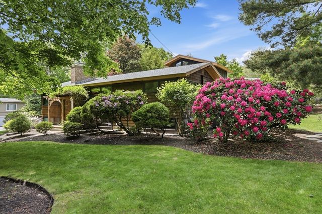 15 Thornberry Rd, Winchester, MA 01890