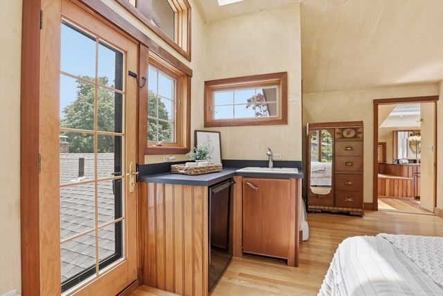 15 Thornberry Rd, Winchester, MA 01890