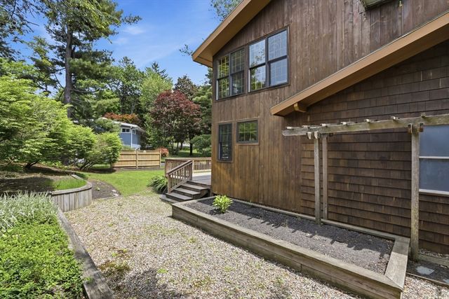 15 Thornberry Rd, Winchester, MA 01890