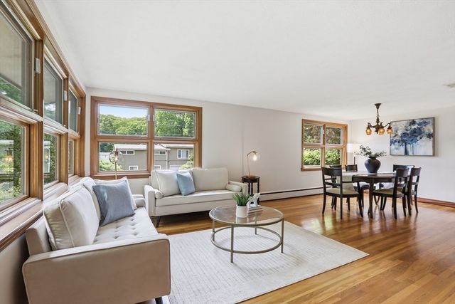 15 Thornberry Rd, Winchester, MA 01890