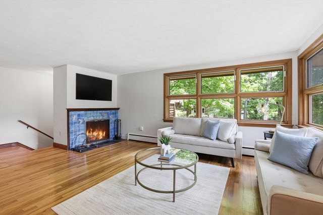 15 Thornberry Rd, Winchester, MA 01890