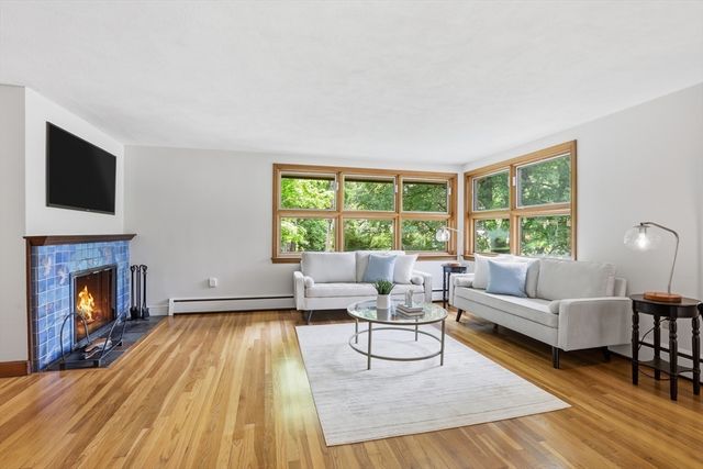 15 Thornberry Rd, Winchester, MA 01890