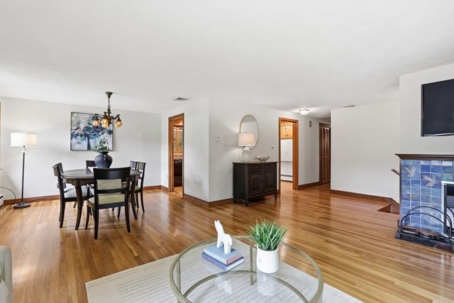 15 Thornberry Rd, Winchester, MA 01890