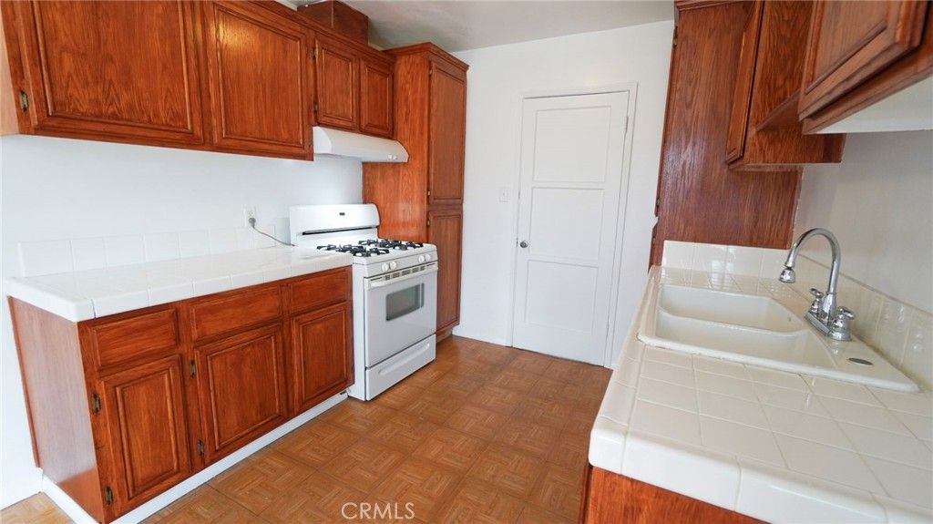 Image 12 of property listing at 907 E Francis, La Habra, CA 90631