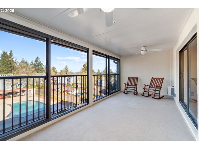 45 EAGLE CREST Dr 501, Lake Oswego, OR 97035