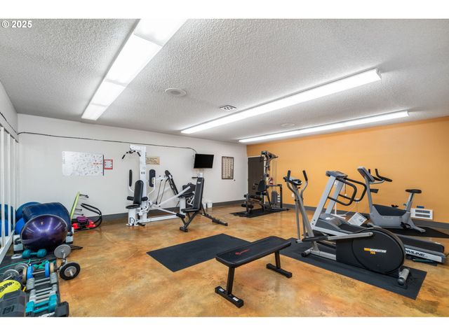 45 EAGLE CREST Dr 501, Lake Oswego, OR 97035