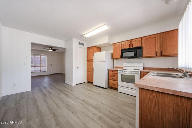 2260 W FREMONT Drive, Tempe, AZ 85282