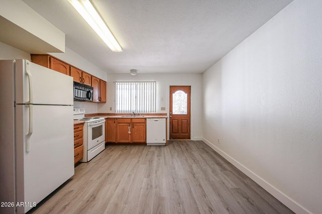 2260 W FREMONT Drive, Tempe, AZ 85282