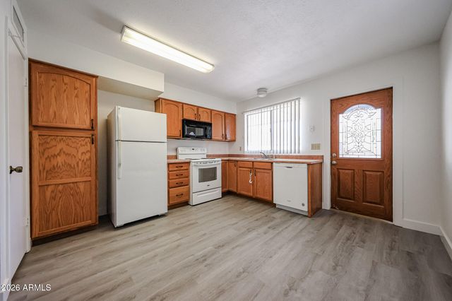 2260 W FREMONT Drive, Tempe, AZ 85282