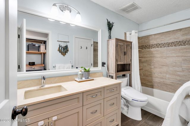 310 Larkspur Lane, Jackson, NJ 08527