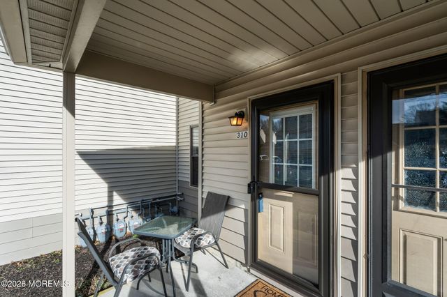 310 Larkspur Lane, Jackson, NJ 08527