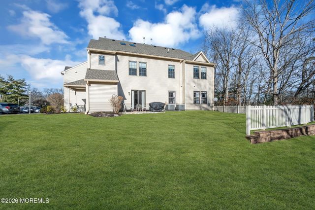 310 Larkspur Lane, Jackson, NJ 08527