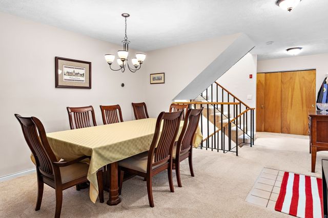 12 Country Club Ln D, Milford, MA 01757