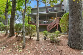 12 Country Club Ln D, Milford, MA 01757
