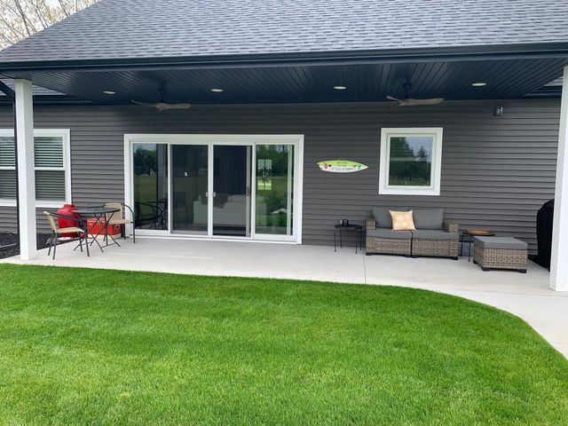 1139 Fairway Drive, Lake Isabella, MI 48893