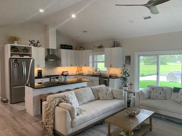 1139 Fairway Drive, Lake Isabella, MI 48893