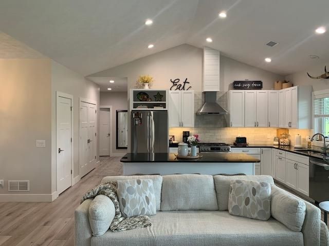 1139 Fairway Drive, Lake Isabella, MI 48893