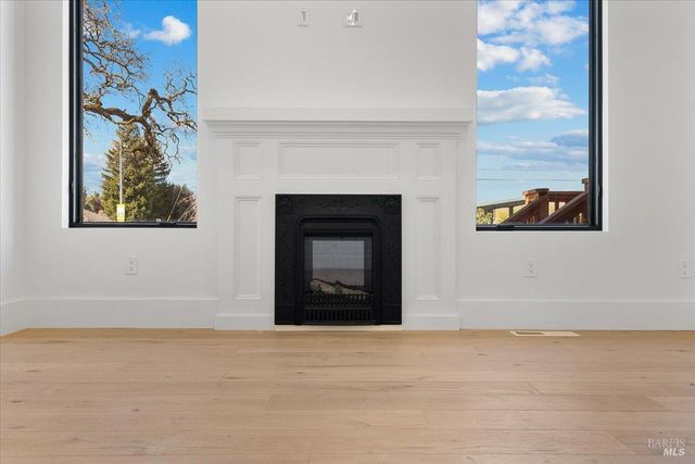 127 Pleasant Ave, Santa Rosa, CA 95403