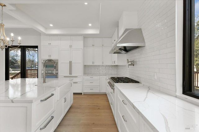 127 Pleasant Ave, Santa Rosa, CA 95403